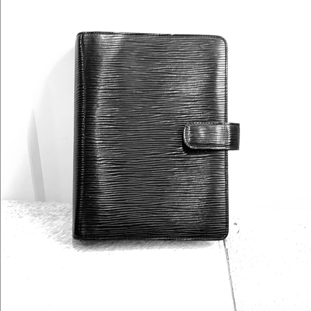 Louis Vuitton Black Epi Medium Ring Agenda Cover